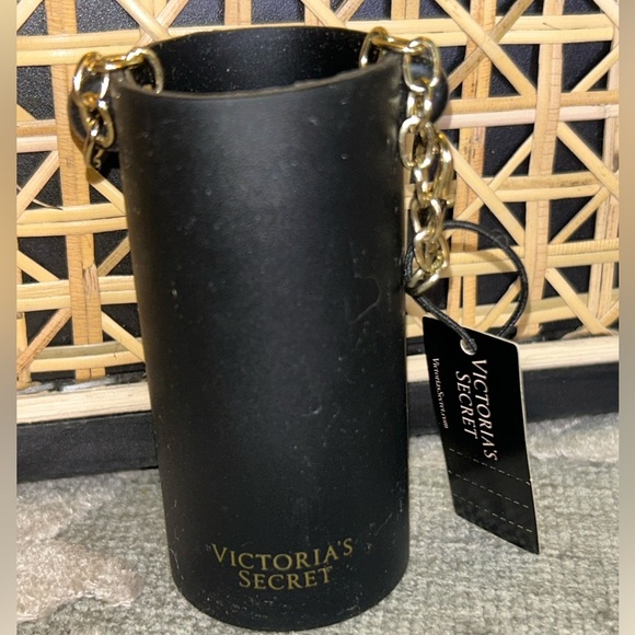 Victoria's Secret Accessories - NWT Victoria secret body mist carrier